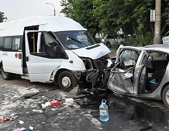 Три человека погибли в ДТП с участием микроавтобуса
