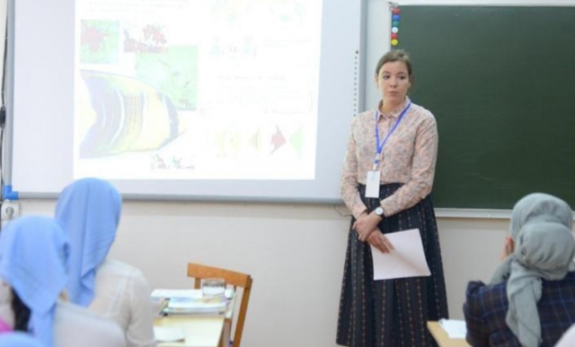 В ШКОЛАХ ГОРНЫХ РАЙОНОВ ОЖИДАЕТСЯ НАПЛЫВ "ЗЕМСКИХ УЧИТЕЛЕЙ"