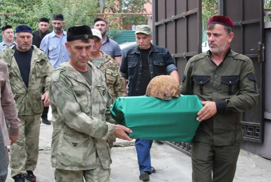 ПОГИБ ПОД ГАТЧИНОЙ