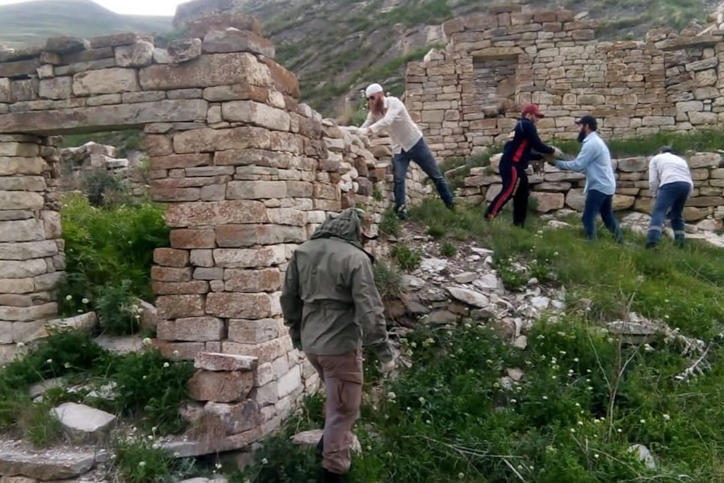 «В АЛДАМ-ГЕЗИ МЫ НАХОДИЛИ ПУШЕЧНЫЕ ЯДРА»