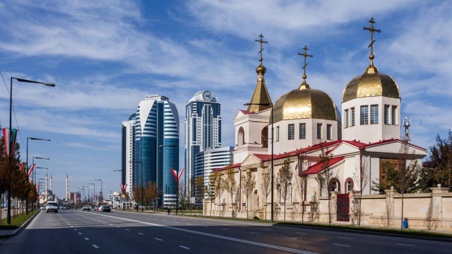 Настоятелям христианских храмов ЧР подарили автомобили