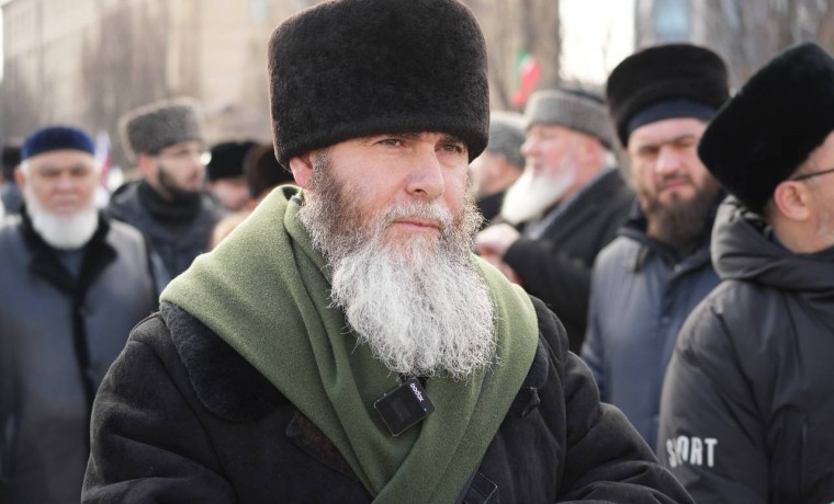 Муфтий ЧР Салахь-Хаджи Межиев напомнил депутату ГД РФ , что Россия - федеративное государство