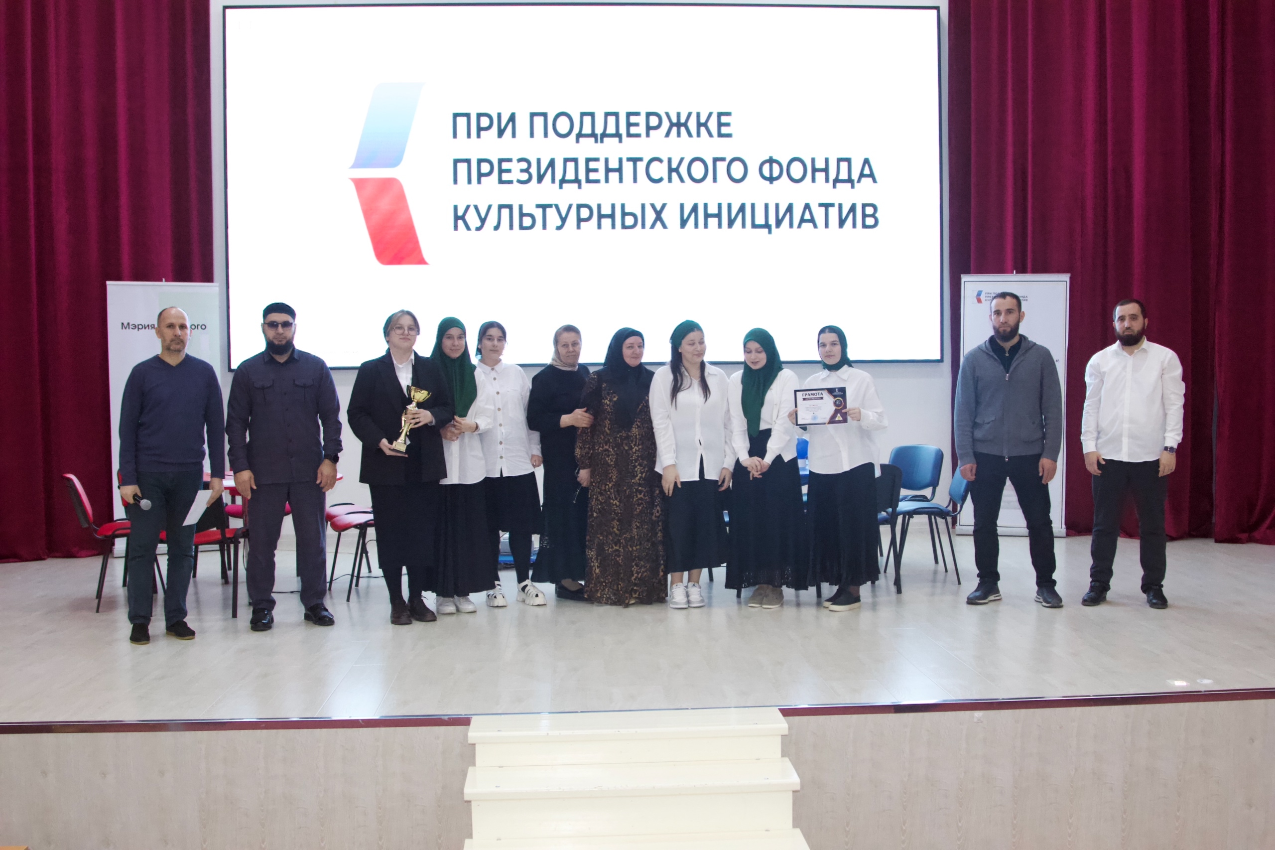 Тройка призеров финальной игры по интеллектуальной игре «Что
