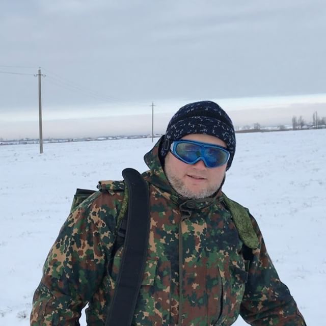 И даже на охоте от журналистов не скроешься...))