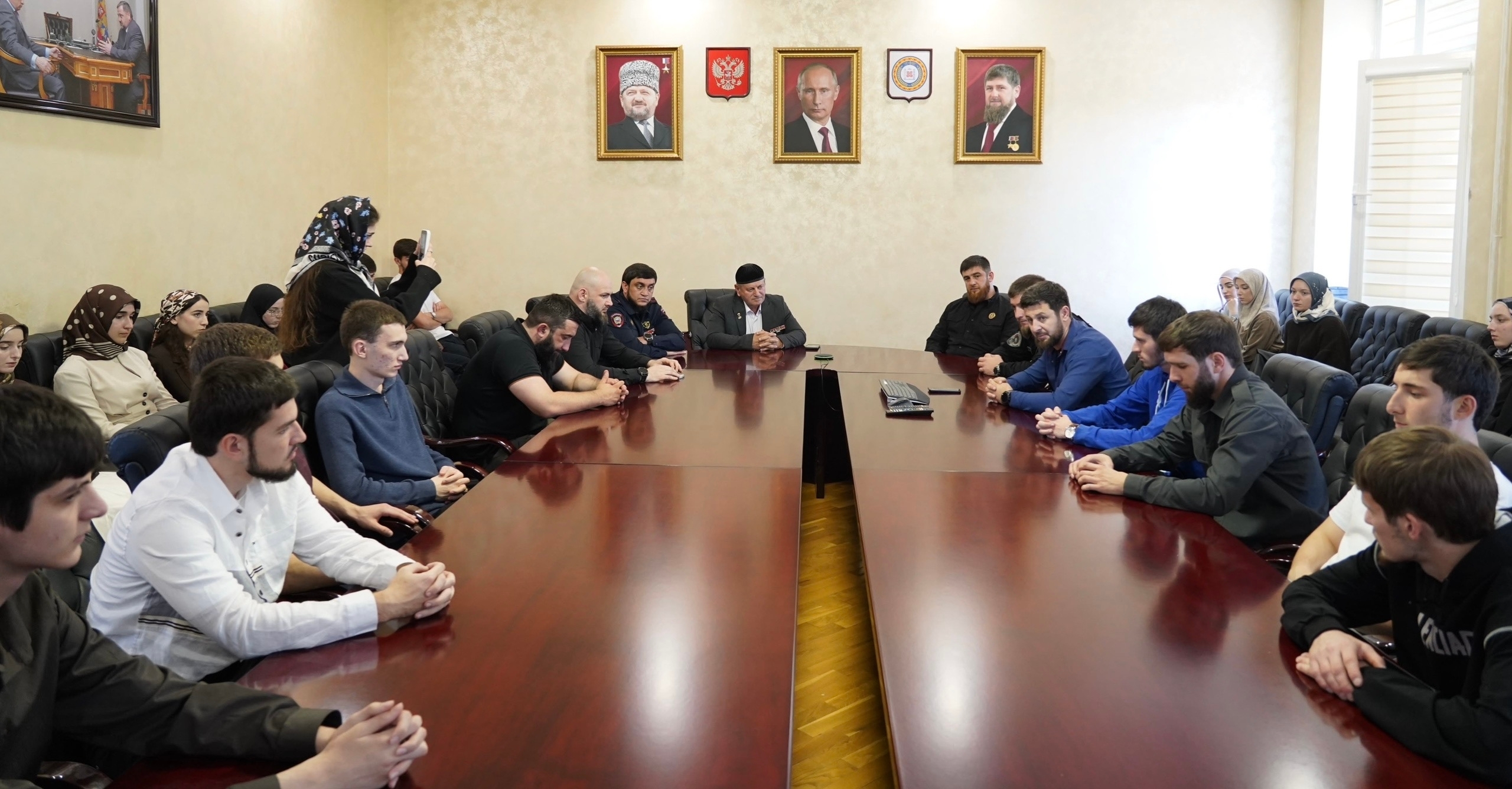 В ЧГУ прошёл круглый стол с бойцами СОБР «АХМАТ»