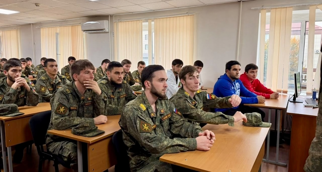 В Военном учебном центре ЧГУ прошла лекция о сущности патриотизма