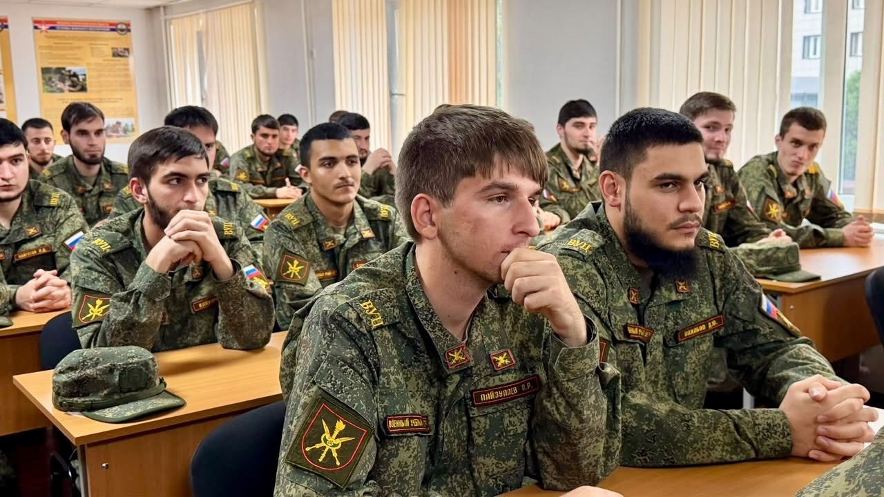 В Военном учебном центре ЧГУ прошла лекция о сущности патриотизма
