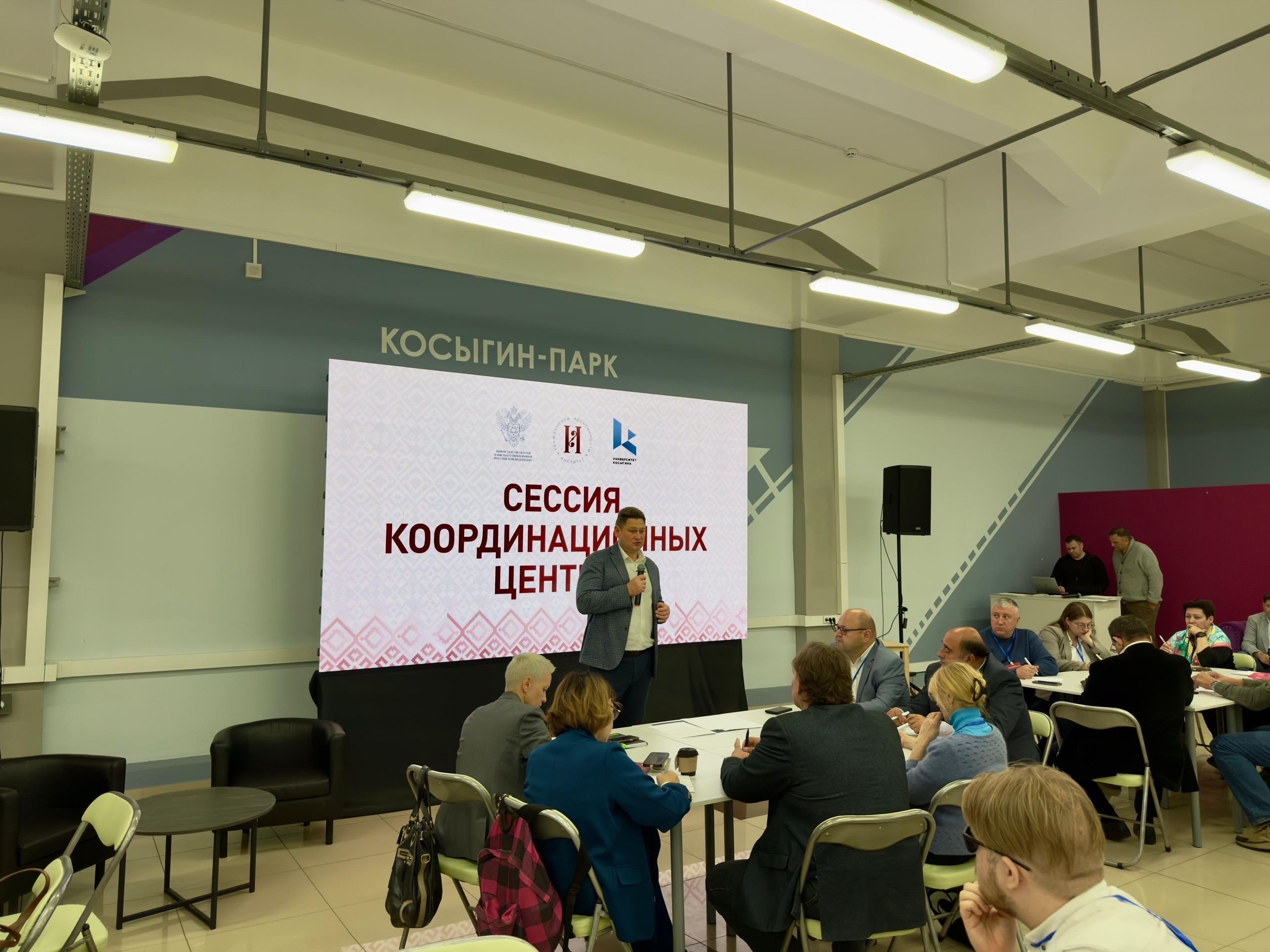 Асламбек Ахтаханов принял участие в V Форуме российской идентичности
